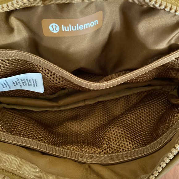 ❤️ Lululemon Everywhere Belt Bag Burnt Caramel NWT - Picture 11 of 11